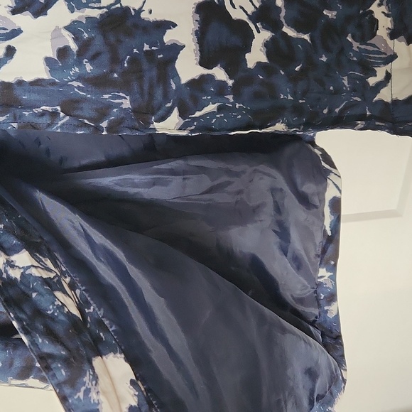 Floral Button Down Lightweight Jacket - Picture 4 of 7